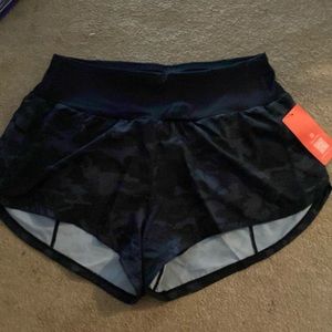 The Gym People Shorts. Size XL. Found on Amazon, but Lululemon quality shorts.